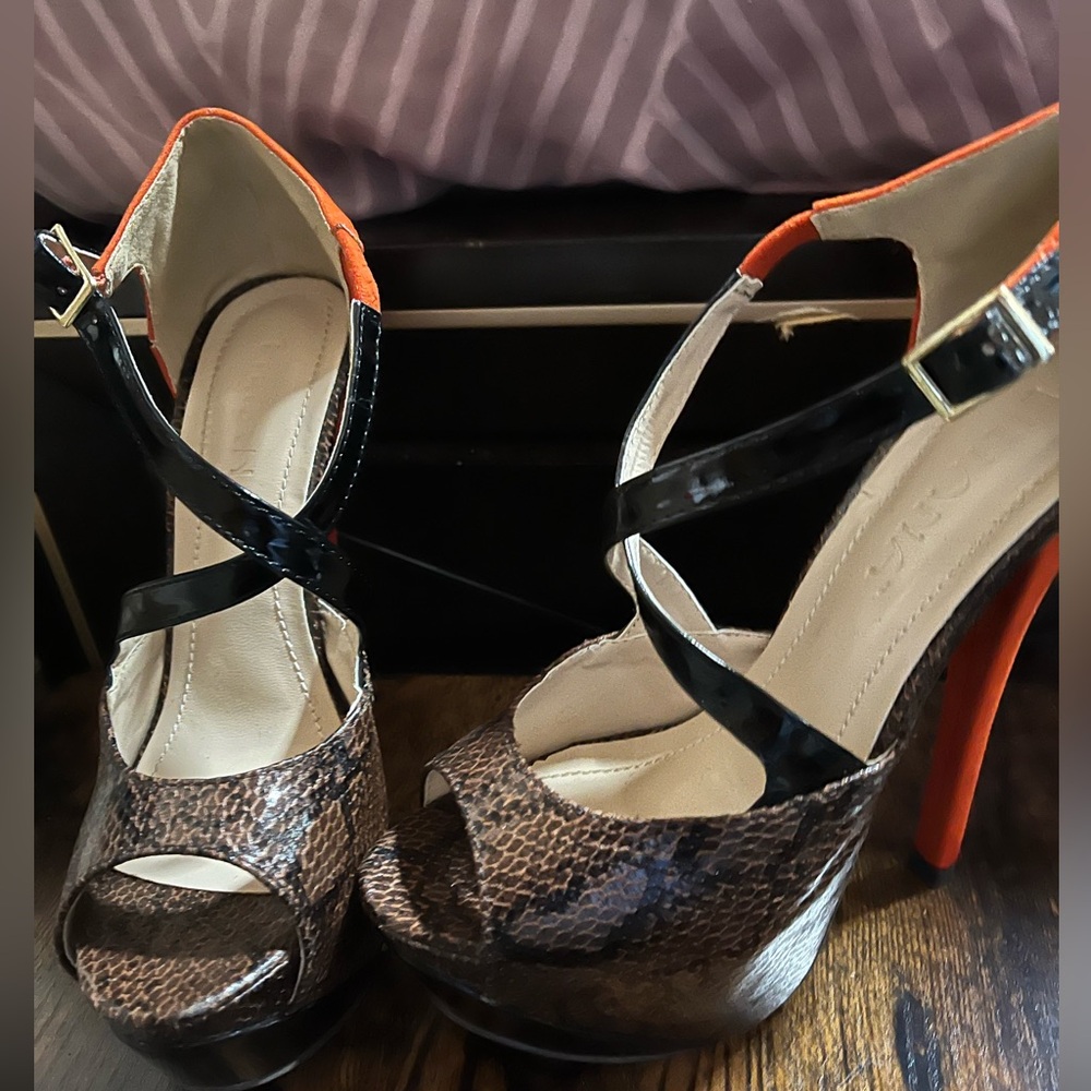 Cute brown and orange platform heel, for the shoe lovers only
